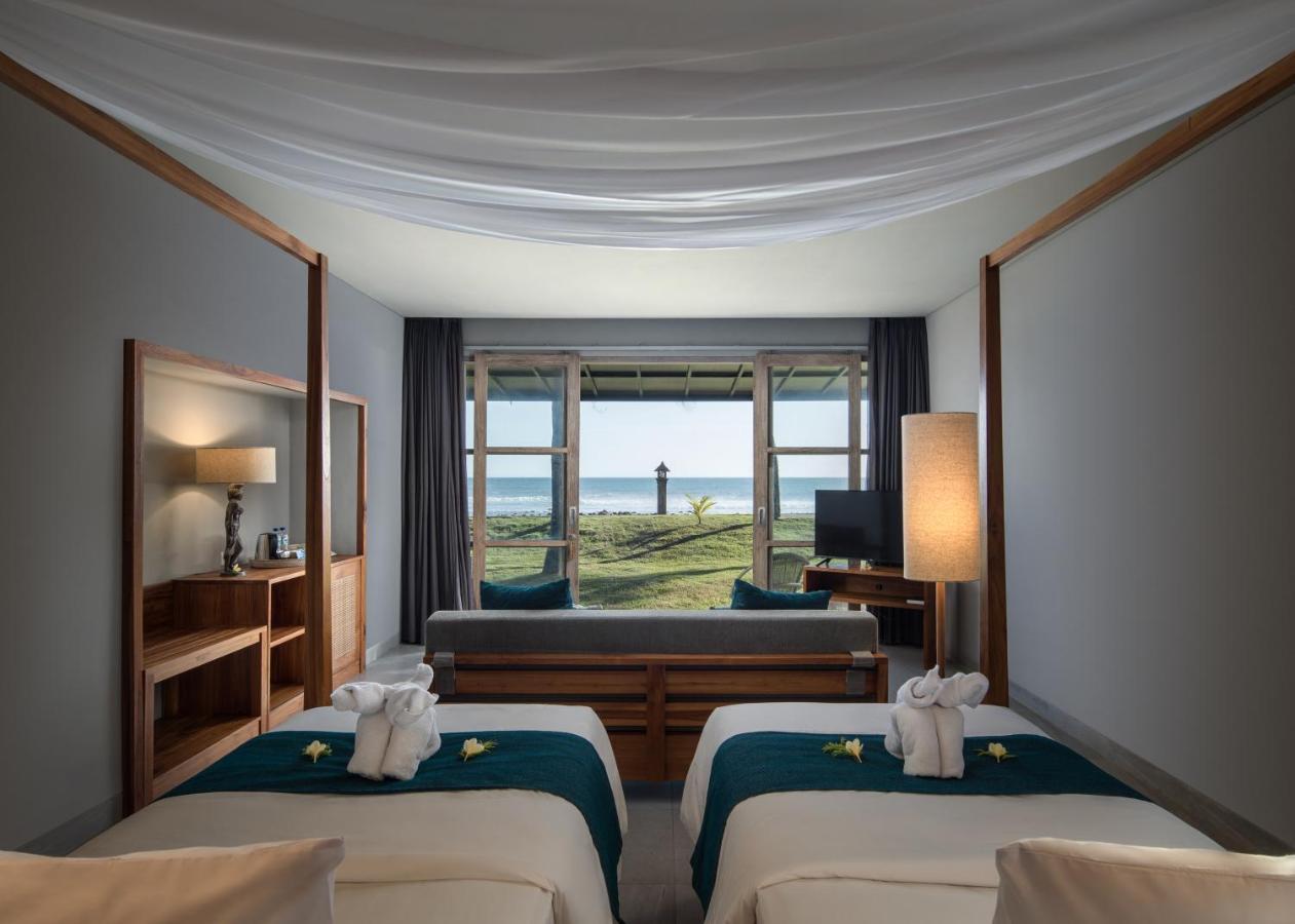 Umadewi Surf & Retreat Hotel Pulukan Ngoại thất bức ảnh