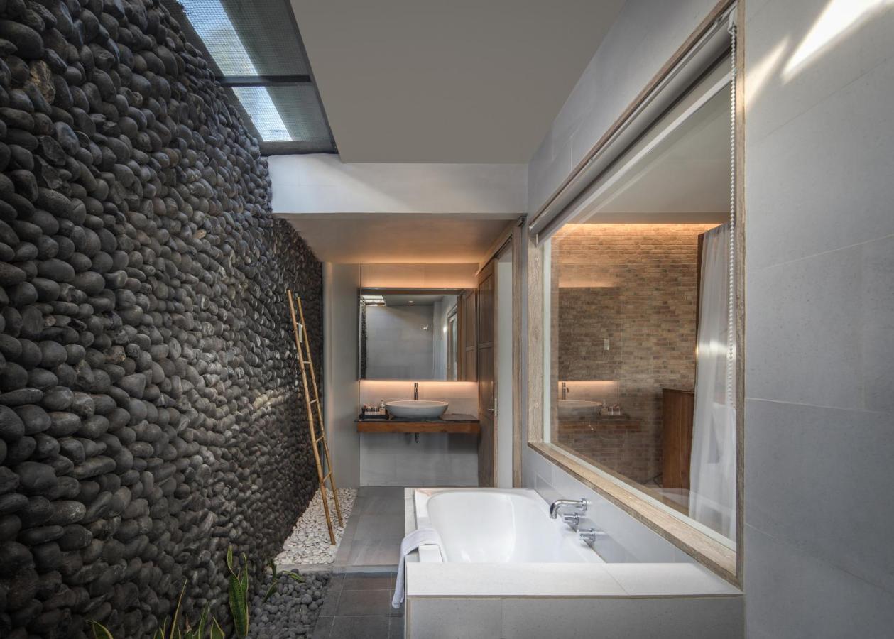Umadewi Surf & Retreat Hotel Pulukan Ngoại thất bức ảnh