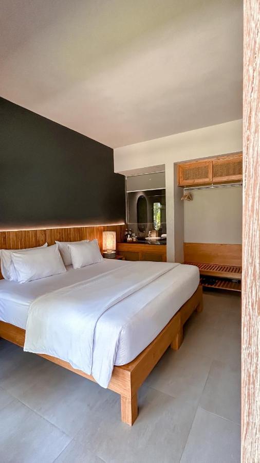 Umadewi Surf & Retreat Hotel Pulukan Ngoại thất bức ảnh