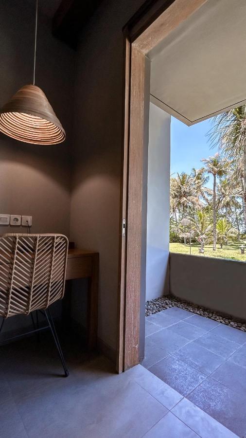 Umadewi Surf & Retreat Hotel Pulukan Ngoại thất bức ảnh