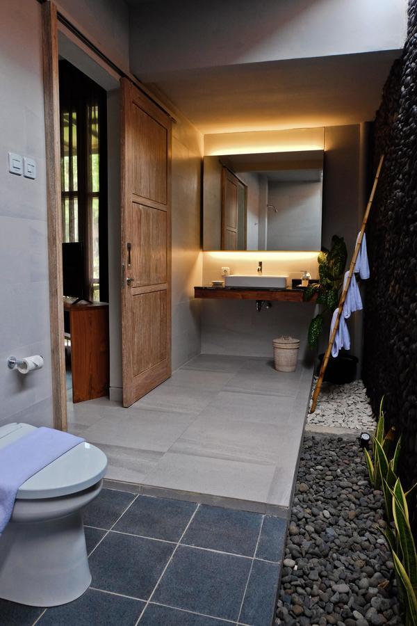 Umadewi Surf & Retreat Hotel Pulukan Ngoại thất bức ảnh